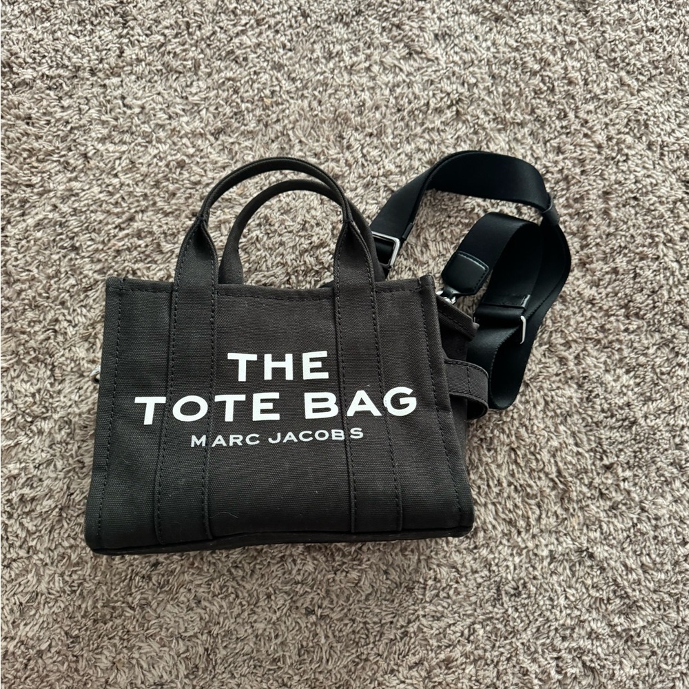 Used once Marc Jacobs small the tote bag